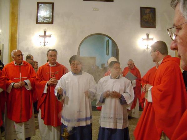 004.JPG - Los Misioneros eucarísticos guadalupanos de San José de Almonacid de Toledo se encargaron de la liturgia.