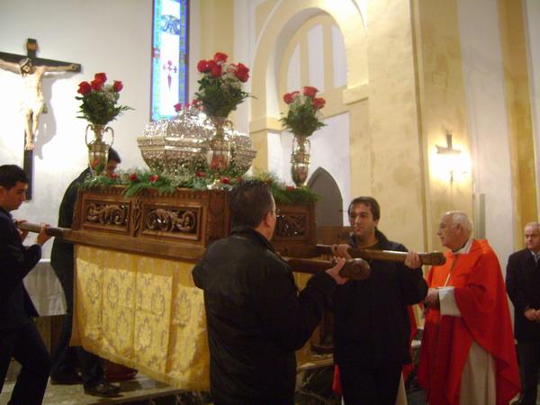 012.JPG - El mártir era natural de Consuegra (Toledo) donde Don Jesús Martín-Tesorero (sacerdote natural de Mora que aparece en la fotografía) ejercía de párroco hasta hace poco.